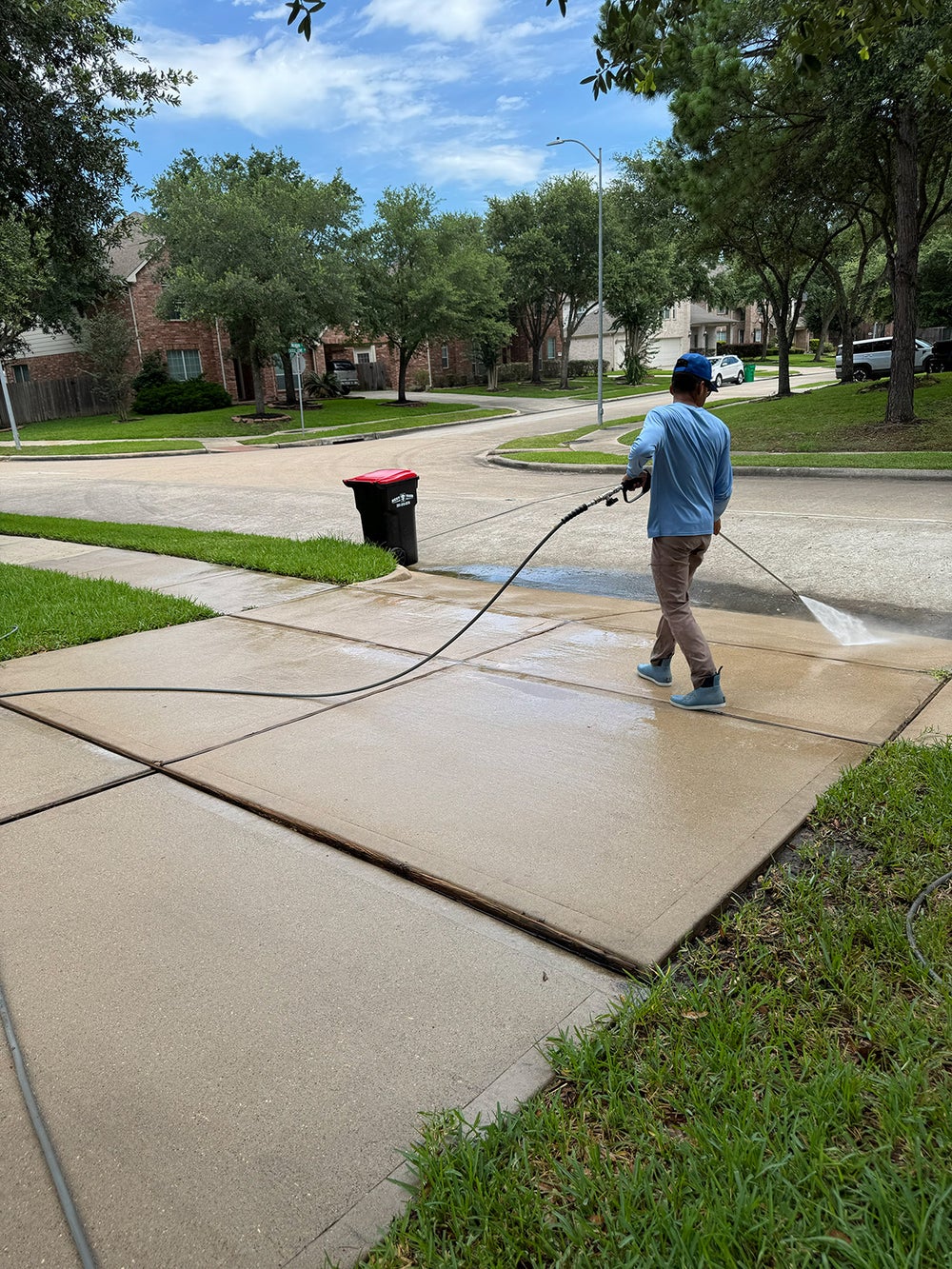 Gallery Leo Exterior Cleaning