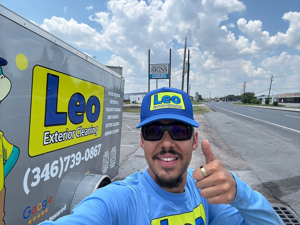 Gallery Leo Exterior Cleaning